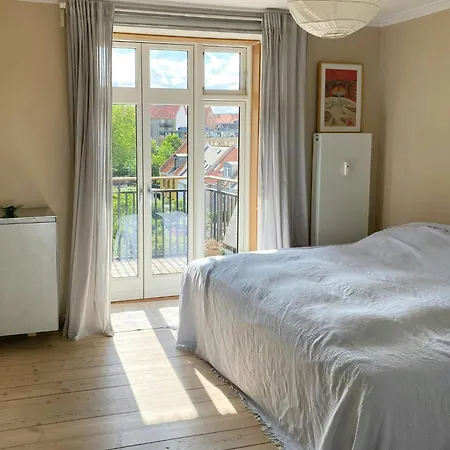 Classic With A Balcony In Amagerbro *